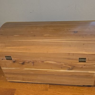 Sale Photo Thumbnail #142: Aromatic Red Cedar Blanket Chest