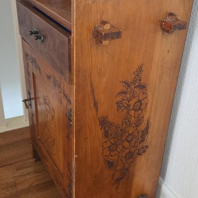 Sale Photo Thumbnail #161: Pyrography Decorated Washstand 14"x20"x35"