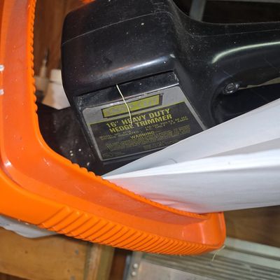 Snap-Cut 16-inch Heavy Duty Electric Hedge Trimmer