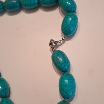 Chunky Faux Turquoise Oval Graduated Necklace