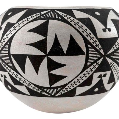 Marie Torivio, Acoma Pueblo Pottery Jar