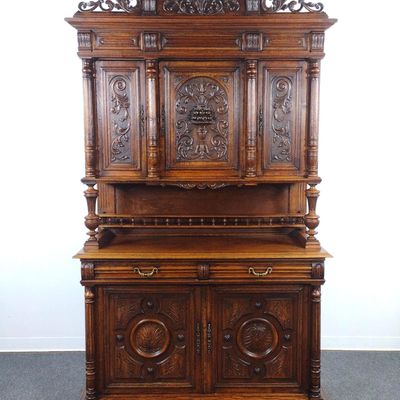 Late 19th Century Renaissance Revival Hunt Cabinet