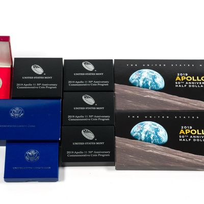 Sale Photo Thumbnail #342: Commemorative US And Bahamas Including Silver