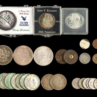 Sale Photo Thumbnail #325: Silver Morgan Dollars And Other Coins