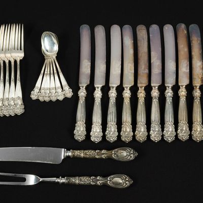Sale Photo Thumbnail #430: 32 Pieces Sterling Silver Flatware