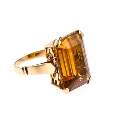 14K Gold and 10 Ct Citrine Ring
