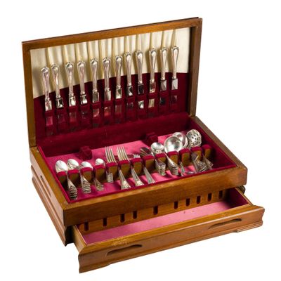 Sale Photo Thumbnail #420: 100 Pieces Reed & Barton Hepplewhite Sterling Silver Flatware Service