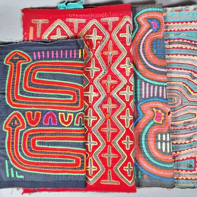 Sale Photo Thumbnail #242: Group of 4 Guna Mola Panels Geometric and Abstract