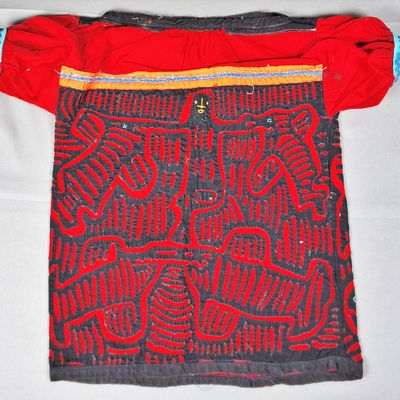 Sale Photo Thumbnail #30: Guna Mola Blouse Spirit Figure and Fish