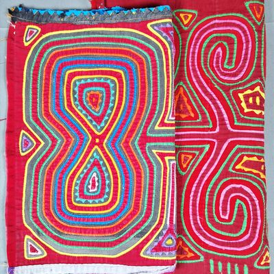 Sale Photo Thumbnail #196: Group of 2 Guna Mola Panels Curvilinear Motif
