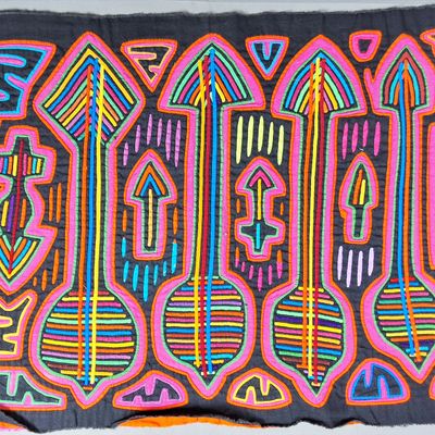 Sale Photo Thumbnail #128: Guna Mola Panel Four Stylized Arrows