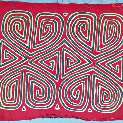 Sale Photo Thumbnail #183: Guna Mola Panel Mirrored Scrolls