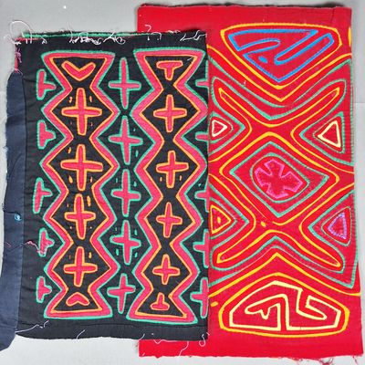 Sale Photo Thumbnail #209: Group of 2 Guna Mola Panels Geometric