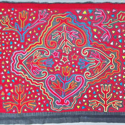 Sale Photo Thumbnail #60: Guna Mola Panel Abstract Botanical