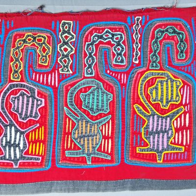 Sale Photo Thumbnail #22: Guna Mola Panel Cosmological with Three Spirit Animals