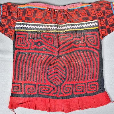 Sale Photo Thumbnail #31: Guna Mola Blouse Confronting Spirit Geese