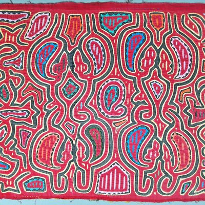 Sale Photo Thumbnail #96: Guna Mola Panel Abstract Maze with Serpentine Pathways