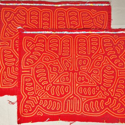 Sale Photo Thumbnail #151: Pair of Guna Mola Panels Symmetrical Botanical