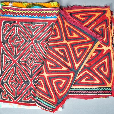 Sale Photo Thumbnail #226: Group of 3 Guna Mola Panels Nested Triangular Spiral Grid Designs
