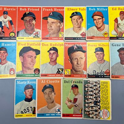 (16) 1958 Topps Baseball Cards - Varying Conditions