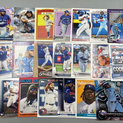 (20) Vladimir Guerrero Jr. Baseball Cards W/ (2) Rookies