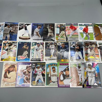 Lot of (25) Fernando Tatis Jr. Baseball Cards