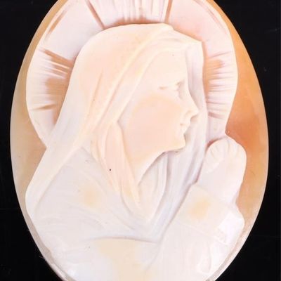 ANTIQUE VIRGIN MARY LOOSE CARVED CONCH CAMEO