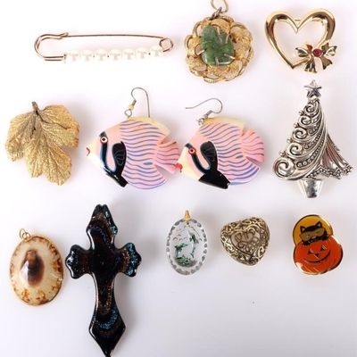 WHIMSICAL AND GORGEOUS LADIES JEWELRY LOT OF 11