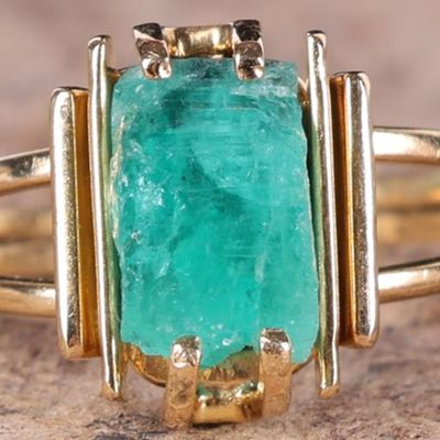 14K YELLOW GOLD NATURAL COLUMBIAN EMERALD RING
