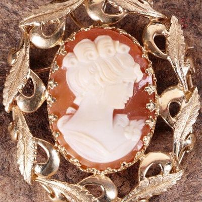 14K YELLOW GOLD CAMEO ENAMEL LEAF LADIES BROOCH