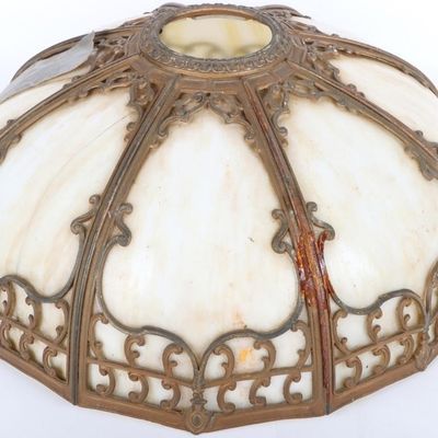ANTIQUE ORNATE BRASS STAINED BENT SLAG GLASS SHADE