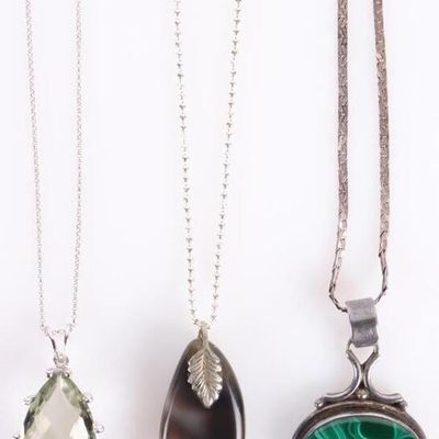 STERLING SILVER COLLECTIBLE LADIES NECKLACES