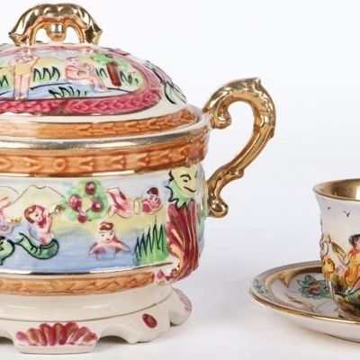 CAPODIMONTE SERVING BOWL & CUP WITH SAUCER