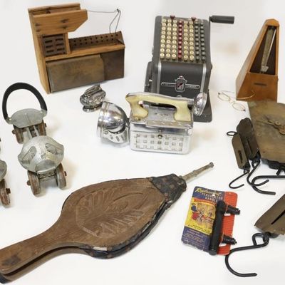 OLD TECH SCALES MOUSETRAP SPOTLIGHT BELLOWS (12)