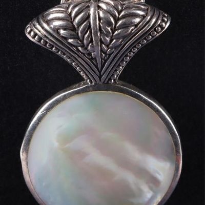 STERLING SILVER MOONSTONE LADIES NECKLACE