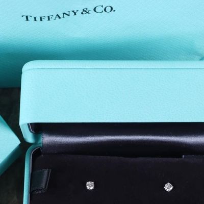 TIFFANY & CO PLATINUM DIAMOND LADIES STUD EARRINGS