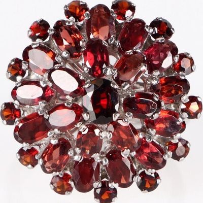 STERLING SILVER LADIES RING W 35 GARNET GEMSTONES