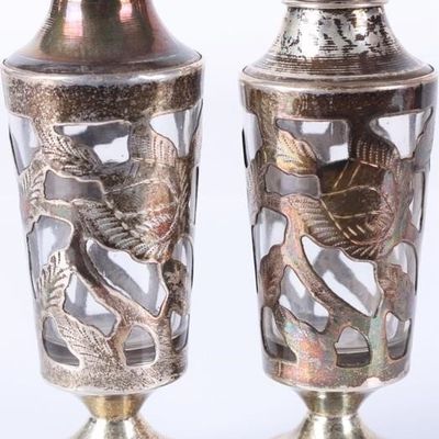 VINTAGE MEXICAN GLASS & STERLING S&P SHAKER SET