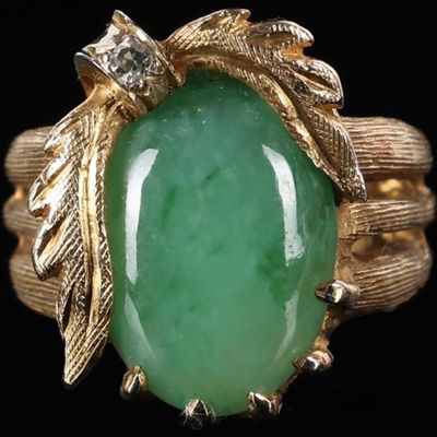 14K YELLOW GOLD LADIES RING W/ JADE & DIAMOND