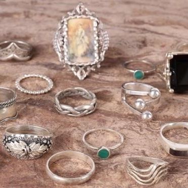 LADIES ASSORTED STERLING SILVER RING LOT.