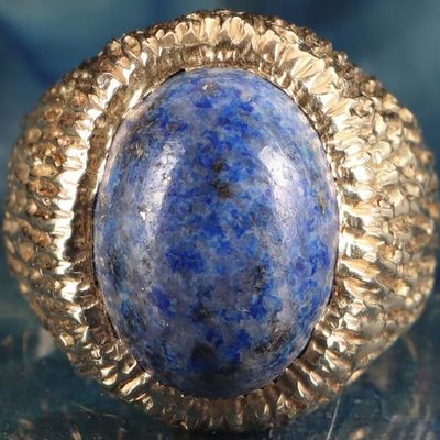 14K YELLOW GOLD BRUTALIST MENS RING W/ SODALITE