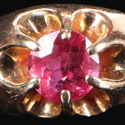 14K YELLOW GOLD RUBY BELCHER SOLITARE LADIES RING