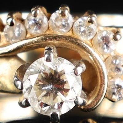 14K YELLOW GOLD NATURAL DIAMOND LADIES RING