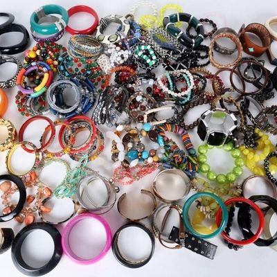 LARGE LOT COLORFUL WHIMSICAL LADIES BRACELETS-141