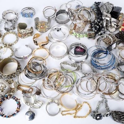 MEGA LOT LADIES BRACELETS CUFF FANCY BANGLE (130)