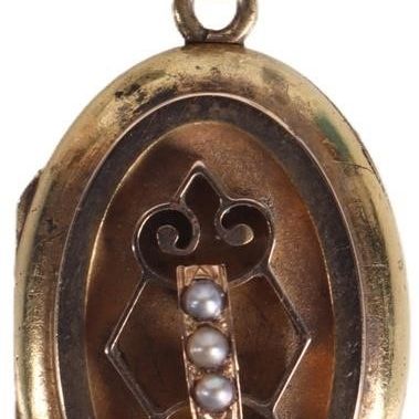 ANTIQUE VICTORIAN 14K MEMORIAM LOCKET W/SEED PEARL