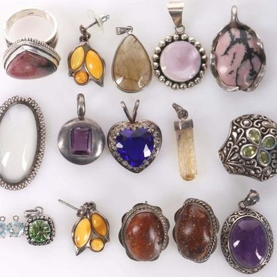 STERLING SILVER LADIES EARRINGS & PENDANTS (14)
