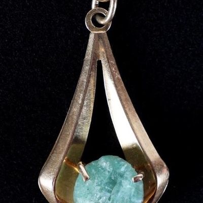 18K YELLOW GOLD LADIES BROOCH W/ ROUGH JADE