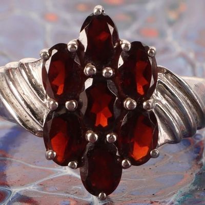 STERLING SILVER OVAL GARNET LADIES RING