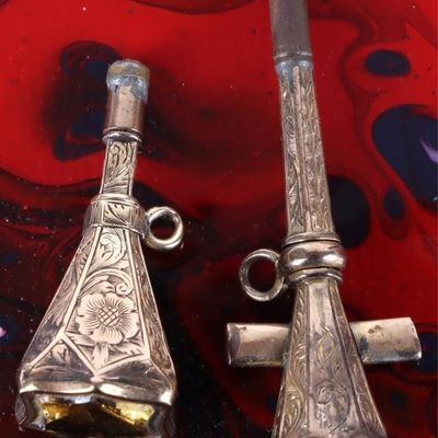 ANTIQUE 12K YELLOW GOLD TRUMPET KEY WINDERS (2)